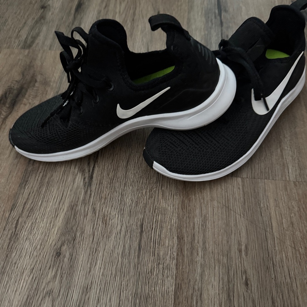 Nike Black and White Running Sneakers